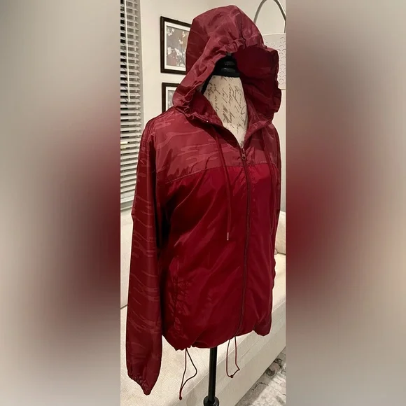 BEAUTIFUL GIANT LA Rain Coat Jacket Deep Red Camouflage Large Drawstring - Picture 2 of 11